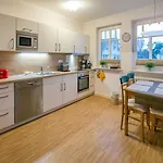 Komfortplus Appartement mit 1 Schlafzimmer und Balkon im Obergeschoss 230