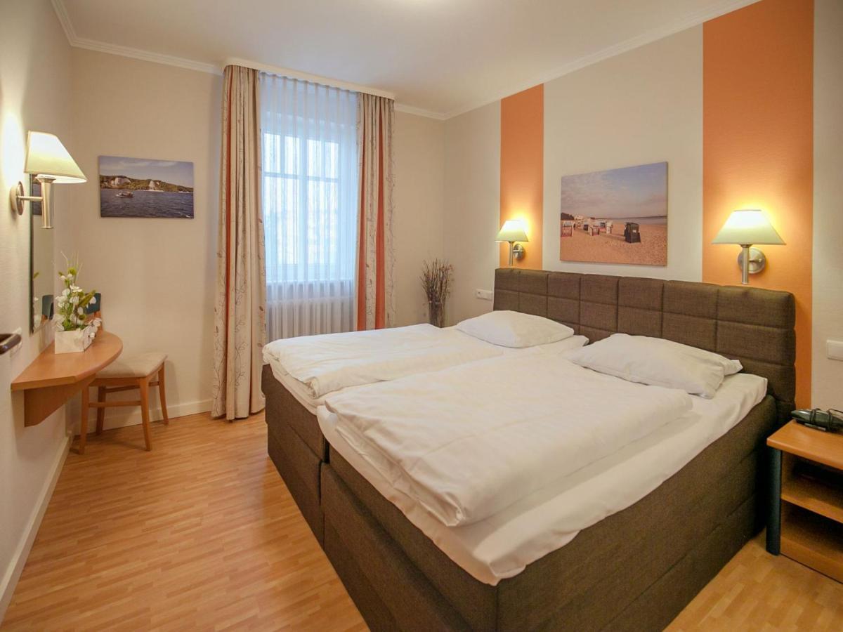 Komfortplus Mit 1 Schlafzimmer Und Balkon Im Obergeschoss 230 Apartment